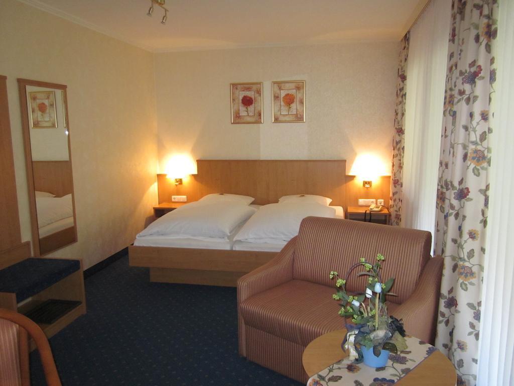 Gasthof Rodachtal Mit Gaestehaus Katharina Schwarzenbach am Wald Bilik gambar