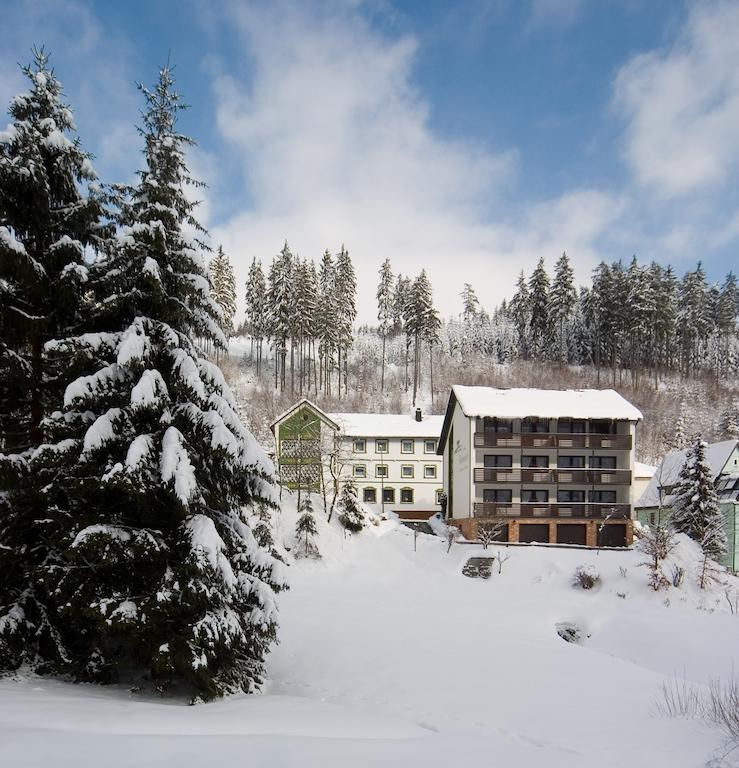 Gasthof Rodachtal Mit Gaestehaus Katharina Schwarzenbach am Wald Luaran gambar